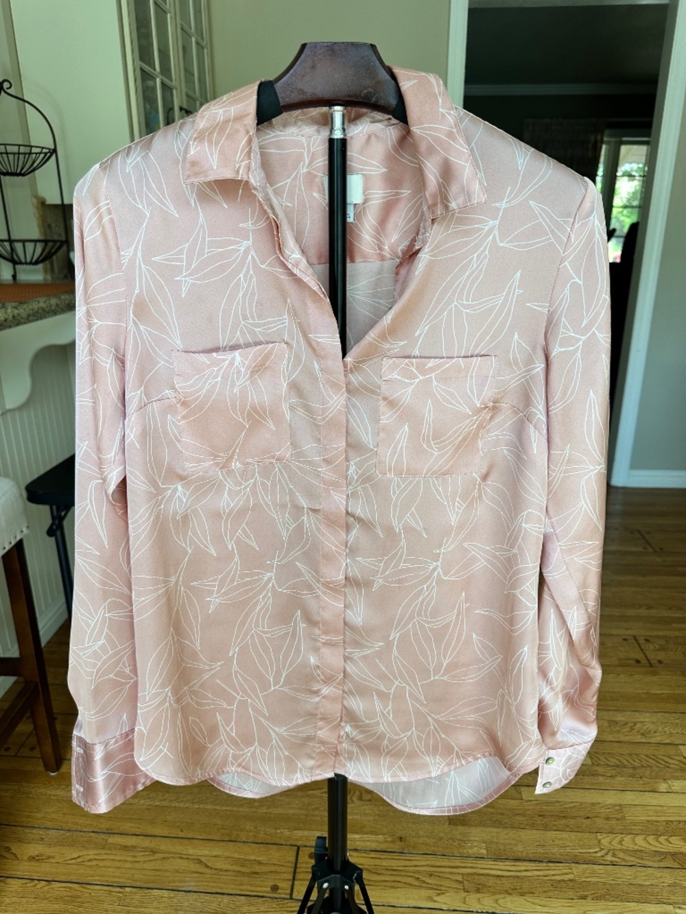 A New Day Pink Leaf Print Blouse Small Long Sleeve V-Neck Pullover Top